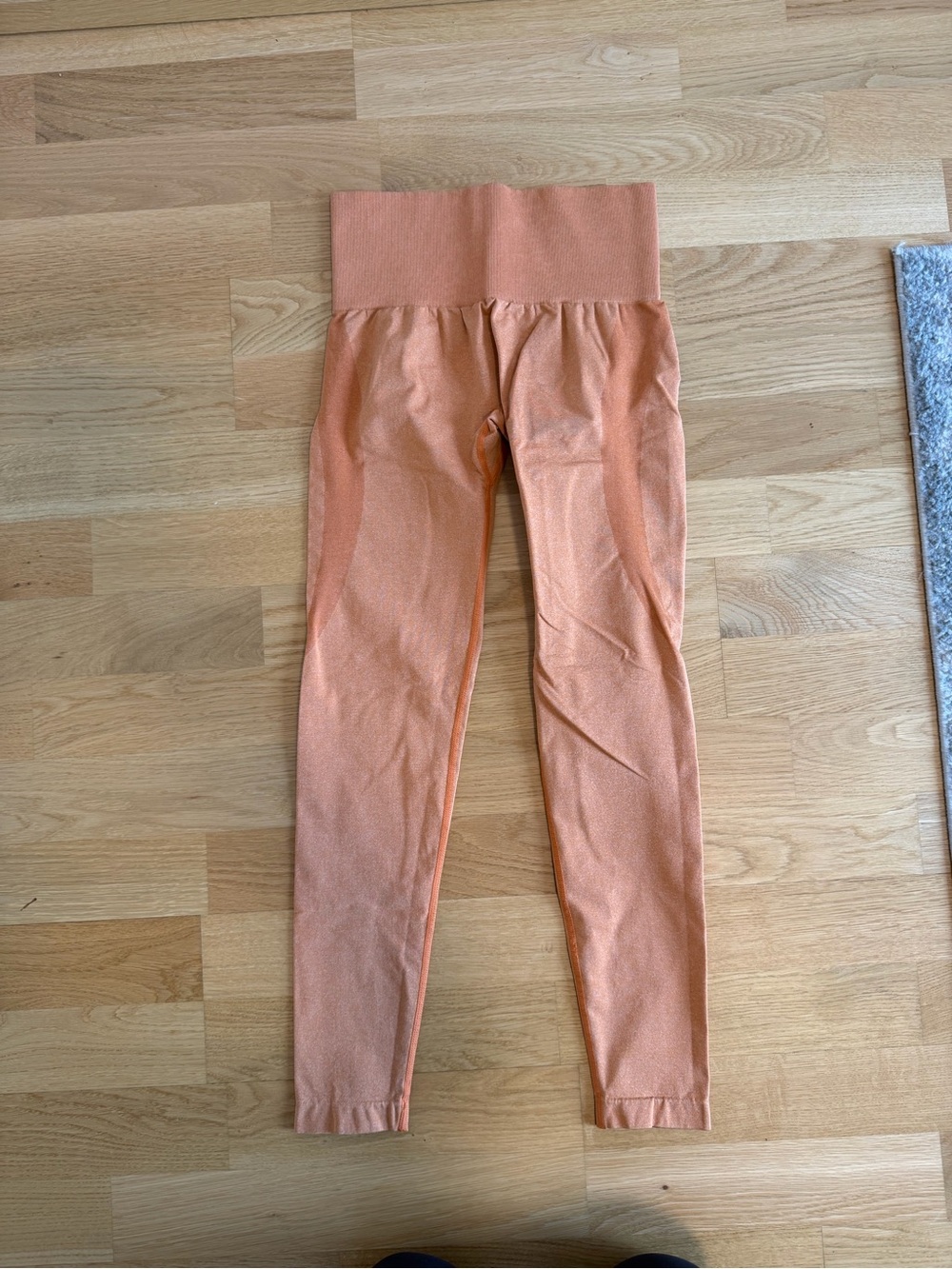 NVGTN Peach High-Waist Leggings